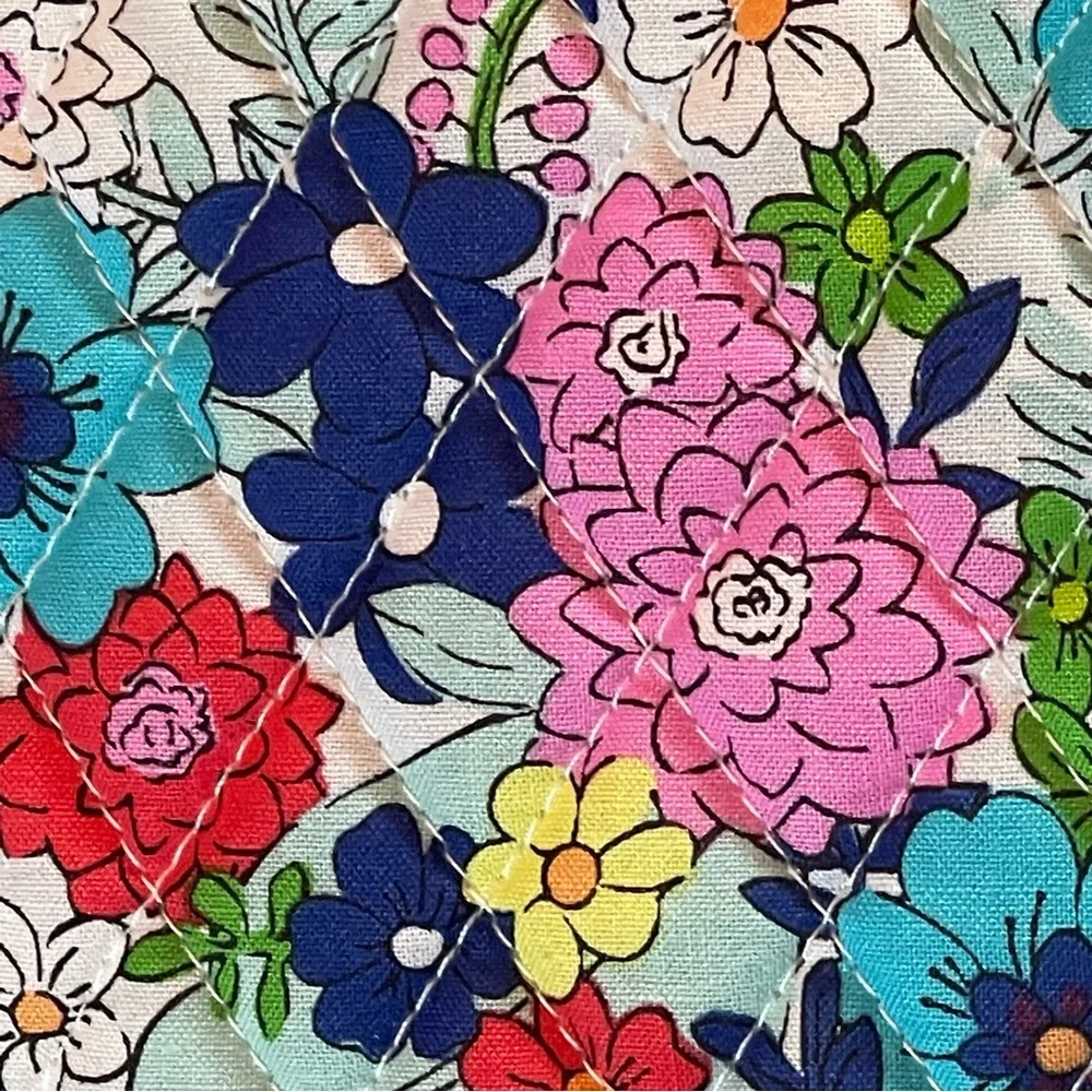Vera Bradley Far Out Floral Large Vera Shoulder Bag Tote NWT New - Picture 4 of 12